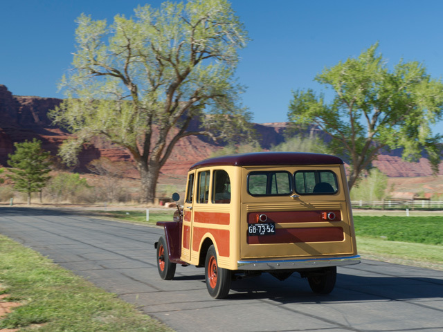 jeep-station-wagon2.jpg